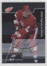 2001-02 ITG Be A Player Signature Series Auto Igor Larionov #183 Auto HOF