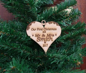 Personalisierte Kugel, Holz rustikal Weihnachten, Mr & Mrs Herz Deko, MDF - Bild 1 von 1