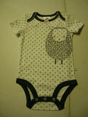 One Piece By Just Born, diseño cordero, niña, 0-3 meses, blanco y gris, nuevo Foto 1 de 2