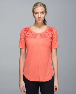 LULULEMON~ATOMIC RED *RUN AWAY TEE* STRIPED~REFLECTIVE ANIMAL PRINT TANK TOP~2 - Picture 1 of 1