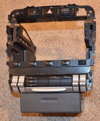 2008 2009 2010 PORSCHE CAYENNE RADIO DASH TRIM SHELL MULTI SWITCHES SEAT ASHTRAY Foto 1 de 4