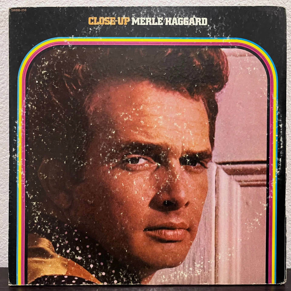 MERLE HAGGARD - Close-Up (Capitol) - 12" Vinyl Record 2xLP - VG - Image 1 of 4