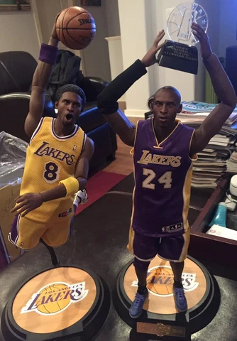 Enterbay LA Lakers Masterpiece Kobe Bryant 1/6 Scale Dual Collector Figures 8&24 Cover