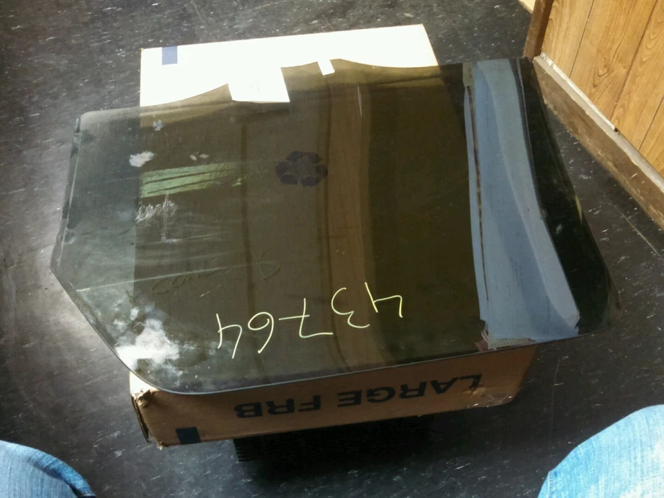 2001 2002 2003 2004 2005 2006 福特 ESCAPE 门玻璃窗后右手 — 第 1/1 张图片