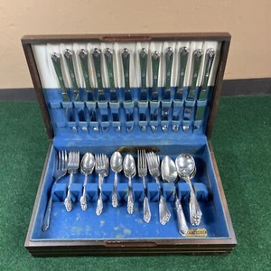 VTG 74pcs. Tudor Plate ONEIDA COMMUNITY Flatware & TARNISH HOLDER wood box - Picture 1 of 11
