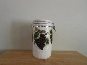 Home Essentials & Beyond Keramik Traube Kanister Glas 10" hoch fantastischer Zustand - Bild 1 von 4