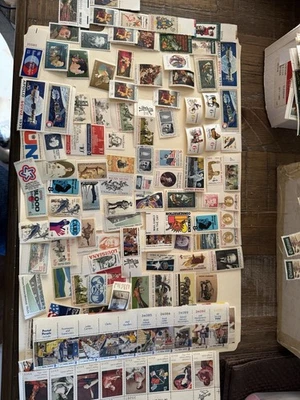 Lote (110) Diferentes estampillas postales de Estados Unidos como nuevas paquete de colección MNH coleccionables sin usar Foto 1 de 3