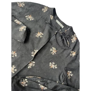 Vince Black Floral Crinkle Textured floral tie neck Long Sleeve Blouse Top S - Picture 1 of 11