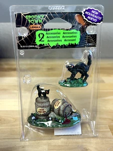 Juego de 2 barriles de vino Lemax 2014 Spooky Town 34611 Black Cat RETIRADO NUEVO - Imagen 1 de 2