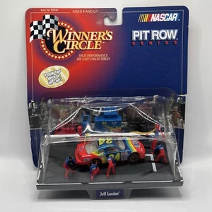 Winners Circle #24 Jeff Gordon Pit Row Series 1998 Chevrolet Monte Carlo 1/64 - Picture 1 of 4
