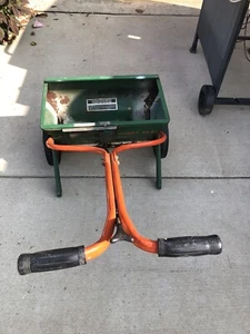 Scotts Metal Seed Spreader, Model 35-8, Vintage - Picture 1 of 7
