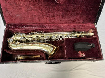 VINTAGE CONN 16M U.S.A. SHOOTING STARS TENOR SAXOPHONE + CASE - Image 1 of 4