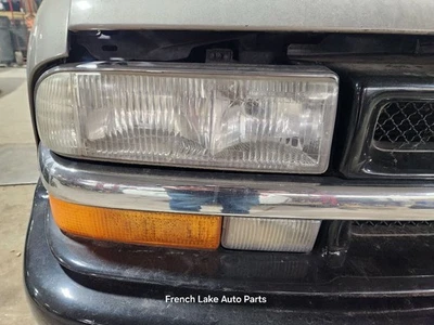 Faro derecho pasajero compatible con 98-04 Chevrolet S10/Sonoma S15 1295380 Foto 1 de 4