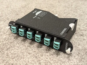 Module universel Corning CCH-UM12-05-93Q Plug & Play™, LC faible perte, 12 F, OM4 - Photo 1/3