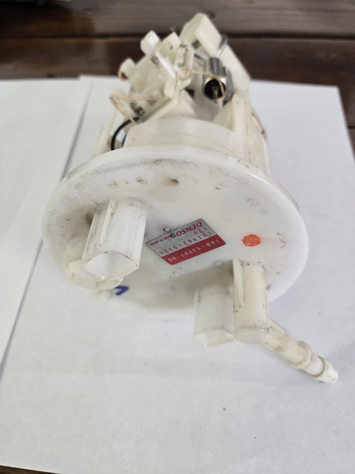 Yamaha YZF R6 2013 08-16 OEM BOMBA DE COMBUSTIBLE GASOLINA UNIDAD DE ENVÍO 4C8-13907-01-00 Foto 1 de 4