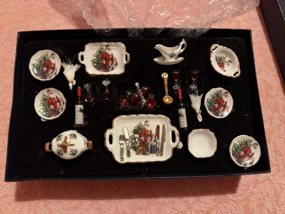 Dollhouse Miniature - Reutter Porzellan Germany Christmas Santa Dining Table Set - Image 1 of 4