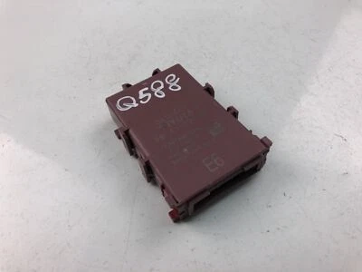 Q588 TOYOTA Control Unit 89111-02030 - Image 1 of 4