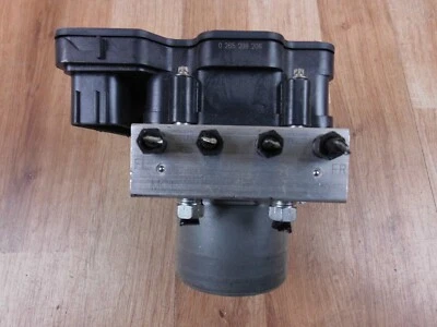Toyota Corolla XII E21 E210 ABS pump 44540-02D80 " Foto 1 de 4