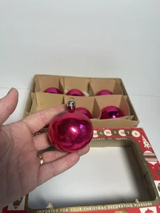 Vintage West Germany 2" Fuscia Magenta Rosa Weihnachtsschmuck mit Originalkarton - Bild 1 von 8