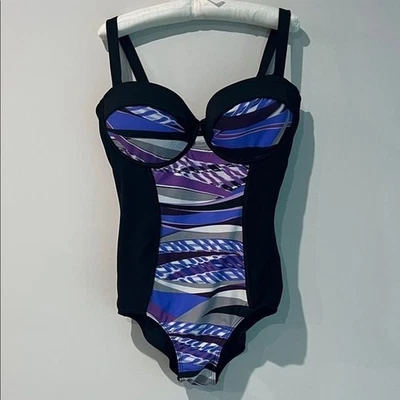 Elegante traje de baño de una pieza con aros talla 16 Foto 1 de 4