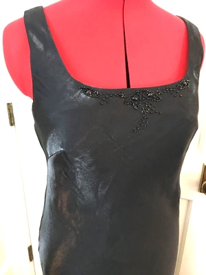 Alex Evenings 6 Petite Bias 切割串珠黑色大圆领无袖长裙 — 第 1/4 张图片