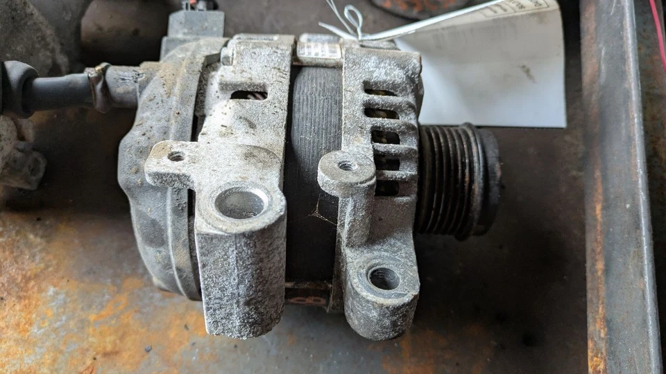 Used Alternator fits: 2012 Cadillac Cts 3.0L ID 20821397 Grade A - Image 1 of 4