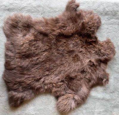 PIEL DE PIEL DE CONEJO ENTERA (MARRÓN) para manualidades y atar moscas Foto 1 de 3