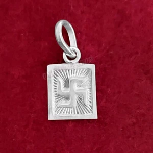 Colgante de esvástica de forma cuadrada en plata pura Ompoojasho - Imagen 1 de 2