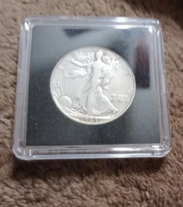 1943 Walking Liberty Half Dollar 90% Silver  - Picture 1 of 4