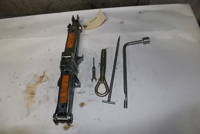 Infiniti FX35 2006-2008 gato de emergencia para coche con herramientas K7359 Foto 1 de 4