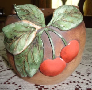 TOLLE ALTE PATAGONIA KUNSTKERAMIK 1995-KIRSCHEN & BLÄTTER VASE-SIGNIERT-HANDARBEIT - Bild 1 von 6