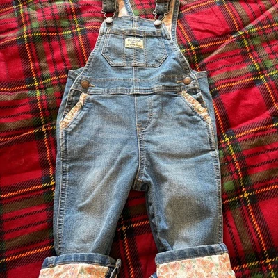 Mono con parche floral Oshkosh OshKosh B'gosh 18 meses  Foto 1 de 4