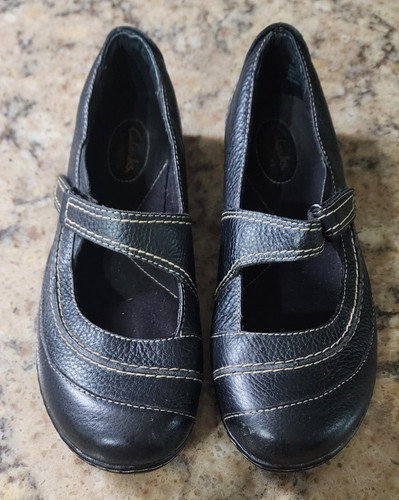 Scarpe donna Clarks pieghevoli Mary Janes nere tacco piatto 9W usate in ottime condizioni