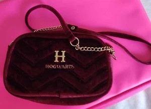 Small H&M Red Hogwarts Bag, 17 cm x10cm - Picture 1 of 5