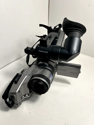 Panasonic AG-DVC7 Camcorder - No Battery - Unested - AG-DVC7P - Ships Free !!!!! - Image 1 of 4