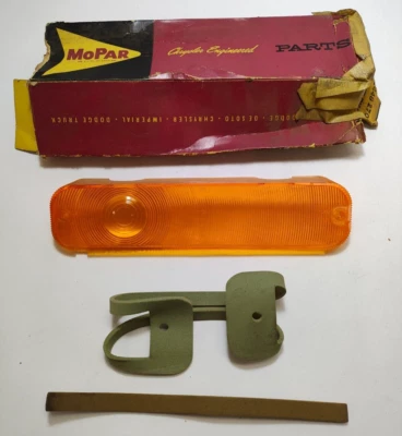 1963-1964 Dodge 880 1963 Chrysler Right Parking Light Lens & Gasket 2448270 NOS - Image 1 of 4