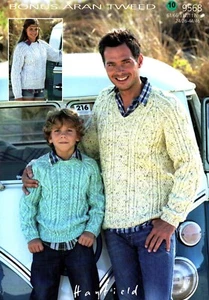 Suéteres madre/padre/hijo ~ Patrón de tejido # 9568 ~ Hayfield Bonus Aran Tweed - Imagen 1 de 2