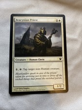 #004 - Avacynian Priest - 2012 - Innistrad - Common