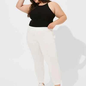NWT Torrid Crop Signature Waist Premium Legging 5X - Picture 1 of 12