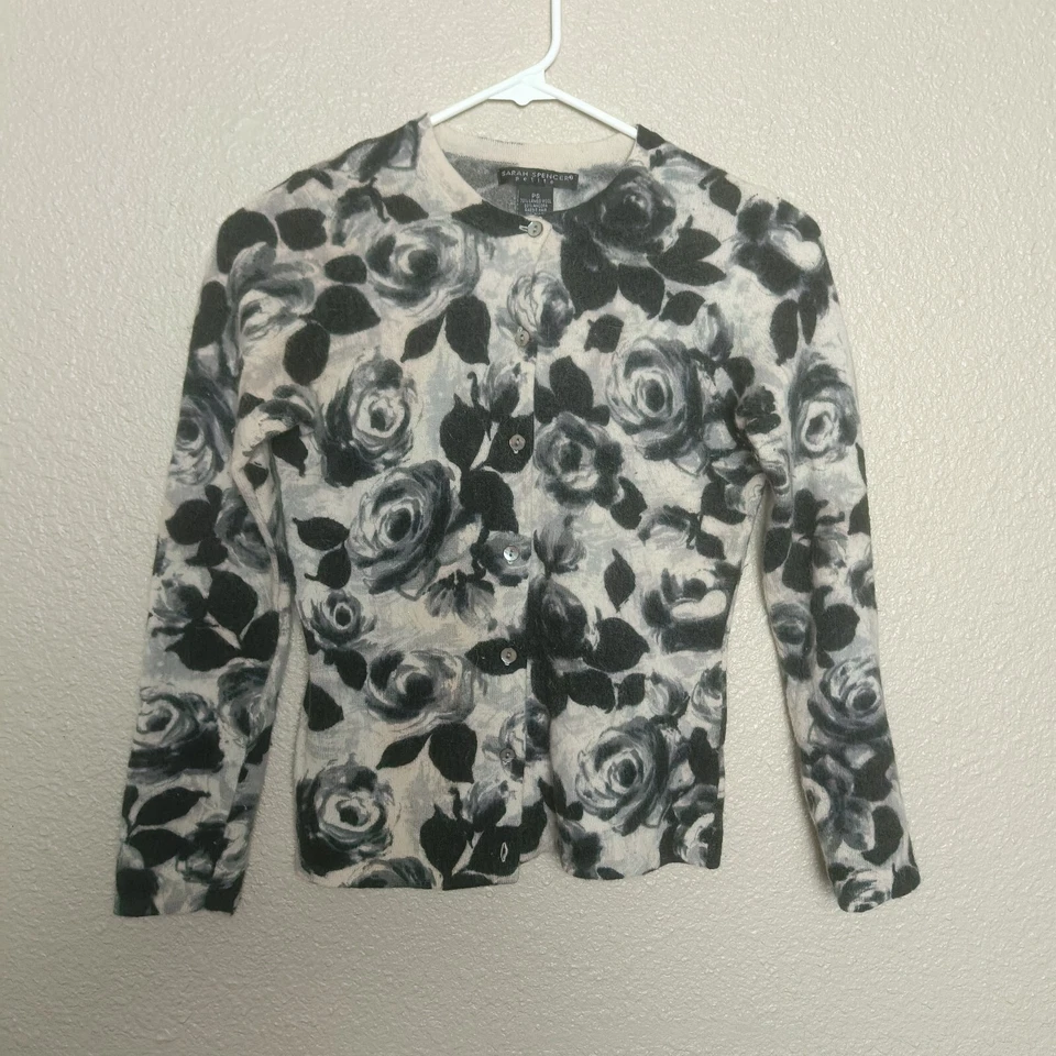 Cárdigan Suéter Sarah Spencer Negro Crema Estampado Floral Lana de Cordero Talla PS Para Mujer Foto 1 de 4