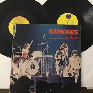 Ramones - It's Alive - 2x12"LP 1979 VG VG record Vinyl Gatefold - Picture 1 of 2