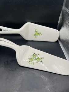 Ceramic Pie Cake Servers Green Cherry Blossom Japan  (2) Small Chip On One - Picture 1 of 13