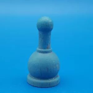 Clue Rustic E2482 Mrs. Peacock Blue Wood Token Replacement Game Piece 2017 - Picture 1 of 3