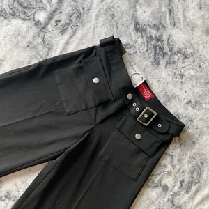Nuevo con etiquetas Pantalones Pantalones Vintage Firetrap Y2K Años 90 Licka Negro Cinturón W 26 Regular L 32 - Imagen 1 de 14