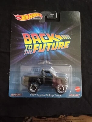 Camioneta Toyota de juguete Hot Wheels Back to the Future 1987 - negra (HKC20) Foto 1 de 4