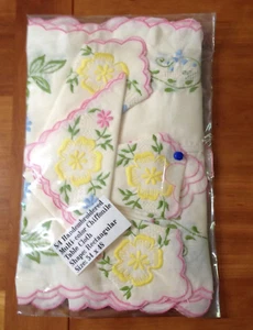 Vintage Tablecloth (54 x 48) & 4 Napkins - Mid Century Modern - BRAND NEW - Picture 1 of 3