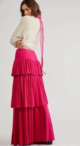 NUOVO FREE PEOPLE ABITO MAXI GONNA ROSA IN MAGLIA CON VOLANT TAGLIA SMALL - Foto 1 di 10