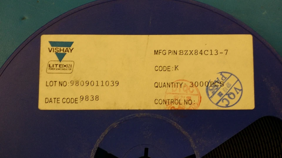 (3000 PCS) BZX84C13-7 VISHAY Zener 二极管 13V 350mW  — 第 1/1 张图片