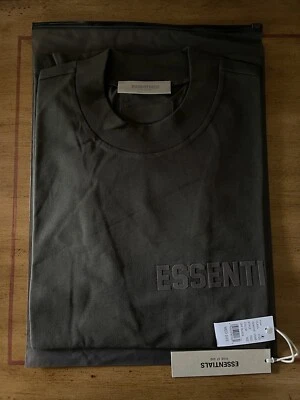 Camiseta Essentials Fear of God Off-Black manga curta FW22 tamanho médio (M) nova com etiquetas - Imagem 1 de 4