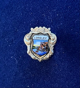 VINTAGE LORELEY GERMANY TRAVEL PIN BADGE/LORELEY ROCK/ EXCELLENT CONDITION - Picture 1 of 2
